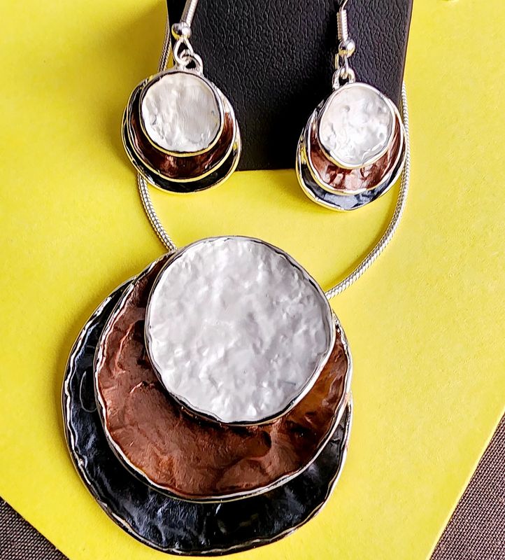 Vintage Boho Triple-Layer Pendant Necklace &amp; Earrings Set – Retro Chic Jewelry