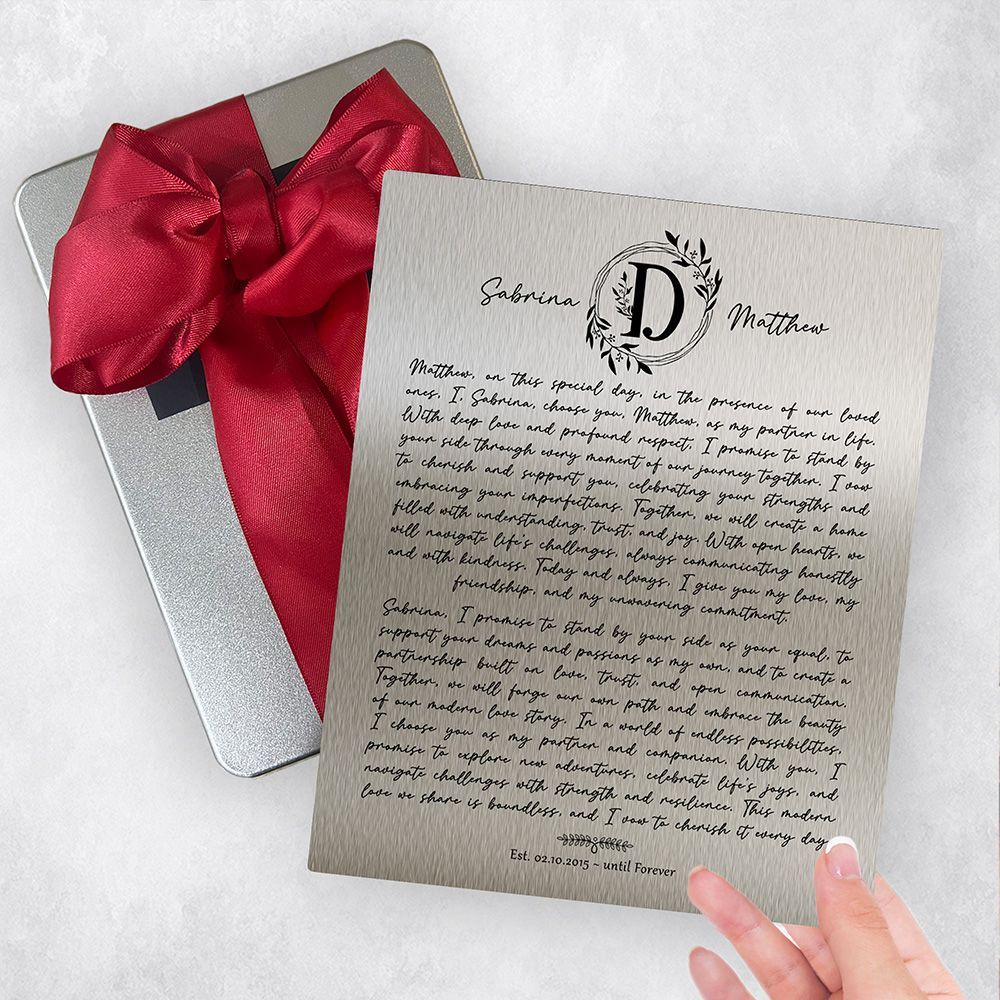 Silver Surname Monogram and History Housewarming Gift Delivery Box Gift for Family TOY-2123