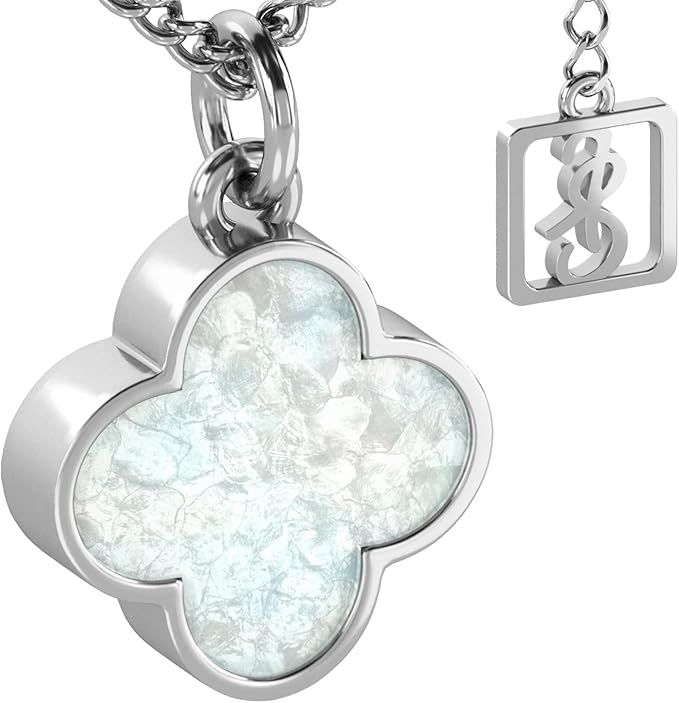 ISLAND SOUL Clover Pendant with White Mother-of-Pearl, Silver 925