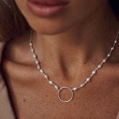 ISLAND SOUL Halskette Unendlichkeit | Infinity mit weißen Perlen, Silber 925