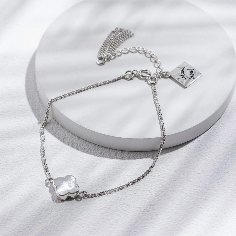 ISLAND SOUL Clover Tassel Bracelet with White Mother-of-Pearl, Silver 925