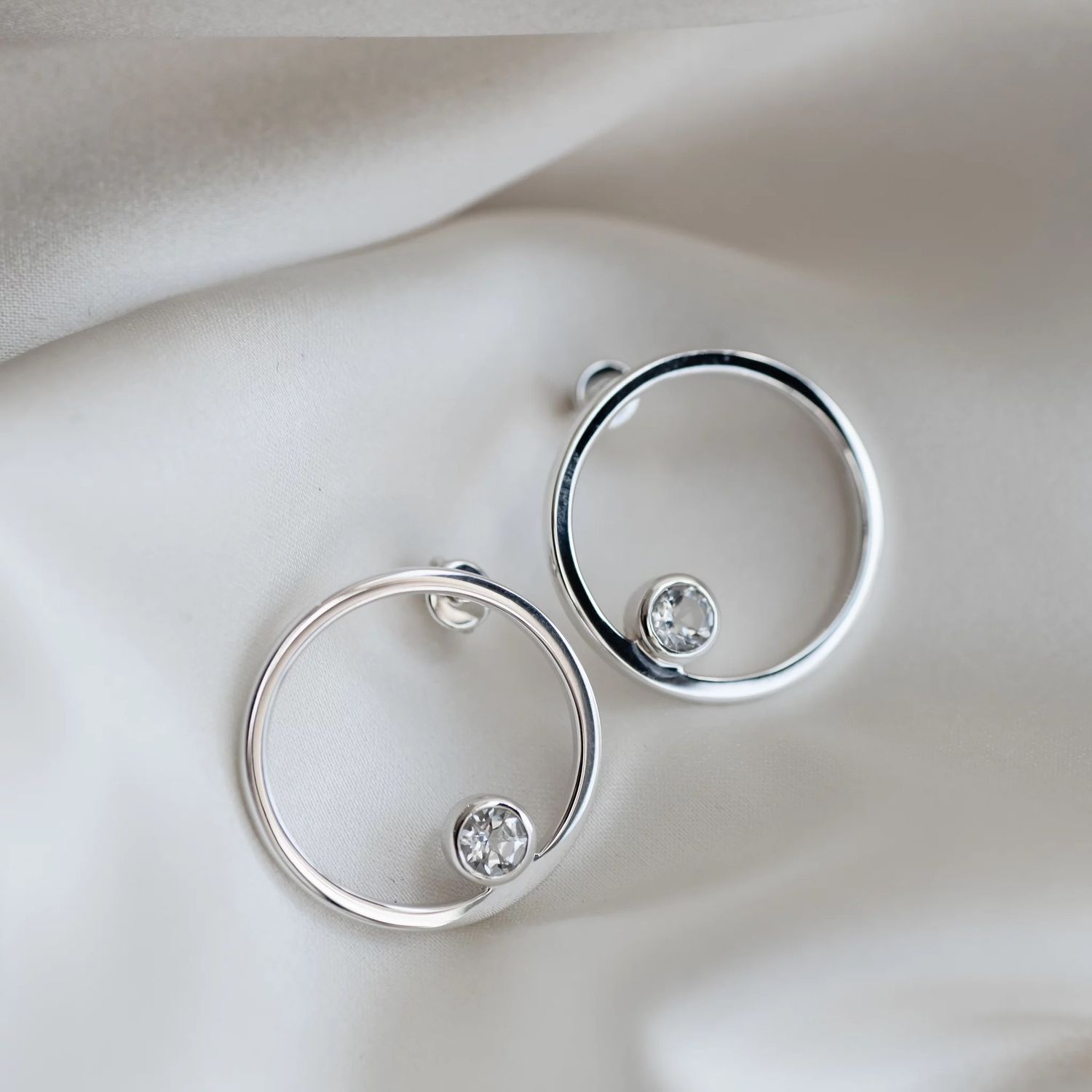 ISLAND SOUL Sphere Stud Earrings with White Topaz, Silver 925