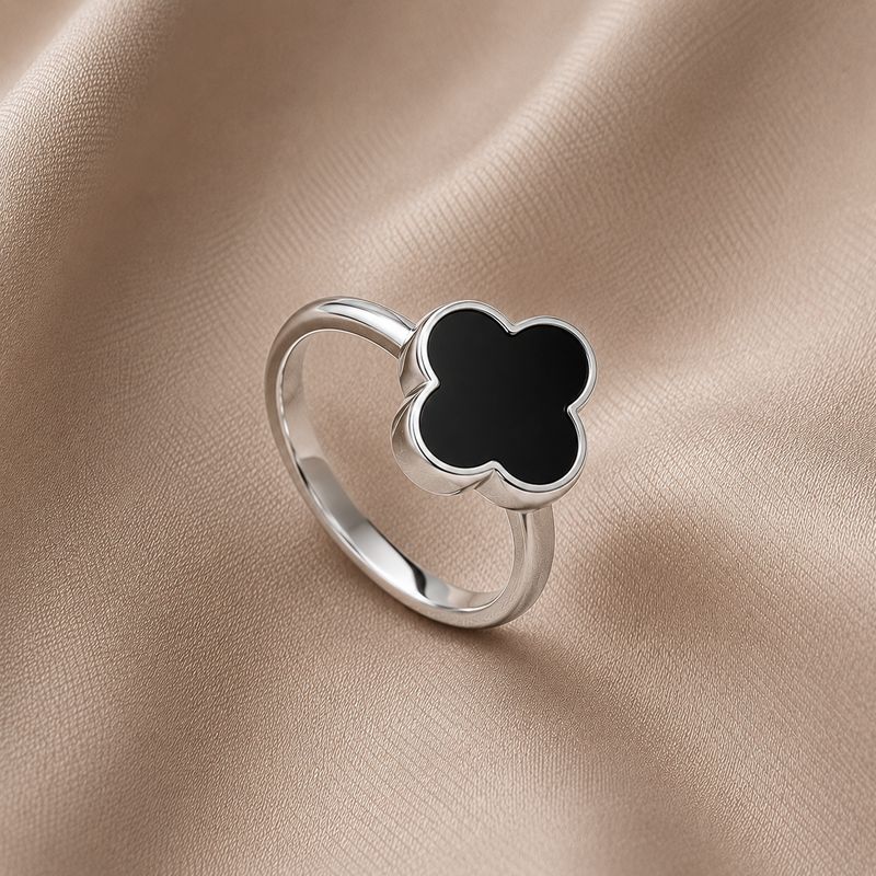 ISLAND SOUL Clover Ring with Black Onyx, Silver 925