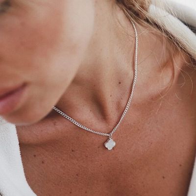 ISLAND SOUL Clover Pendant with White Mother-of-Pearl, Silver 925