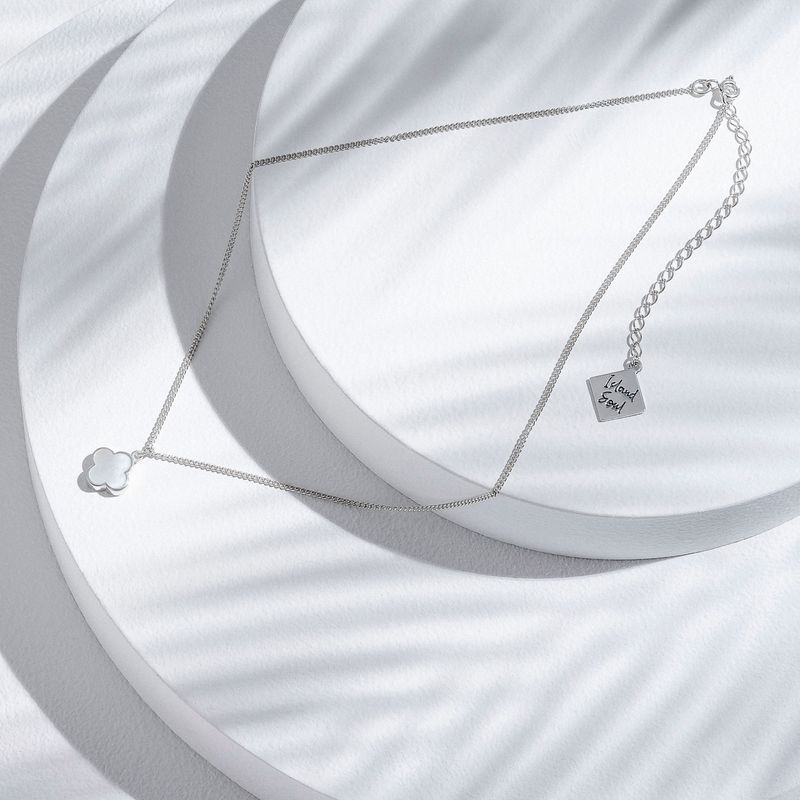 ISLAND SOUL Clover Pendant with White Mother-of-Pearl, Silver 925