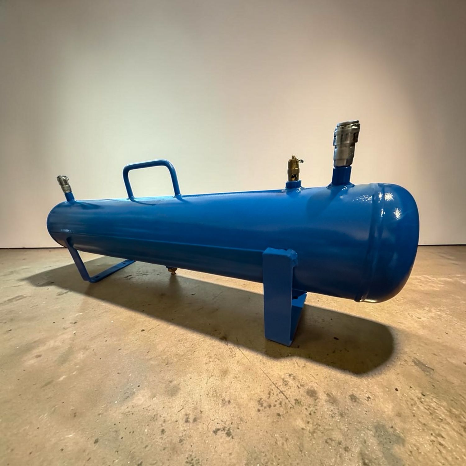Portable Air Tank with fittings installed (16L/6kg)