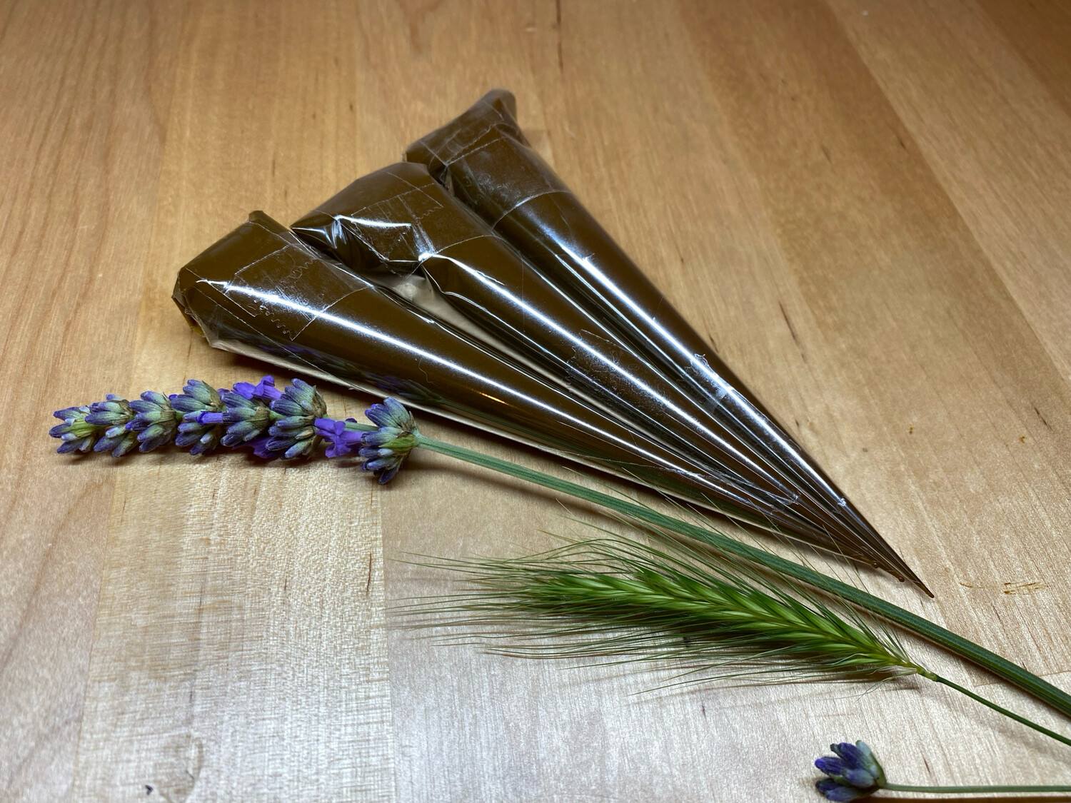 3 conetti di henné