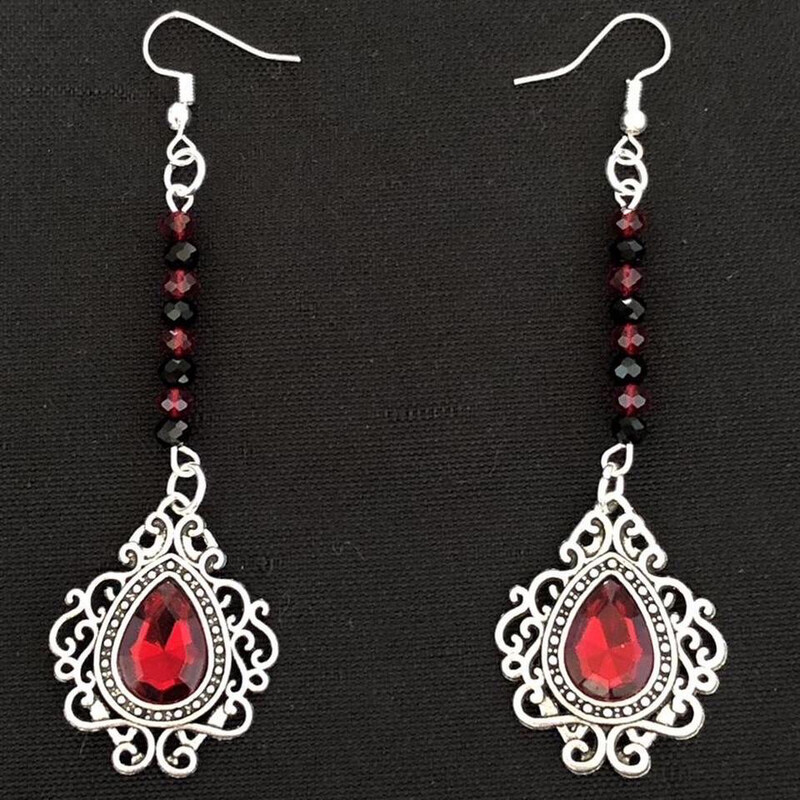Beaded Buddies: Rich Rubies Gothic Earrings