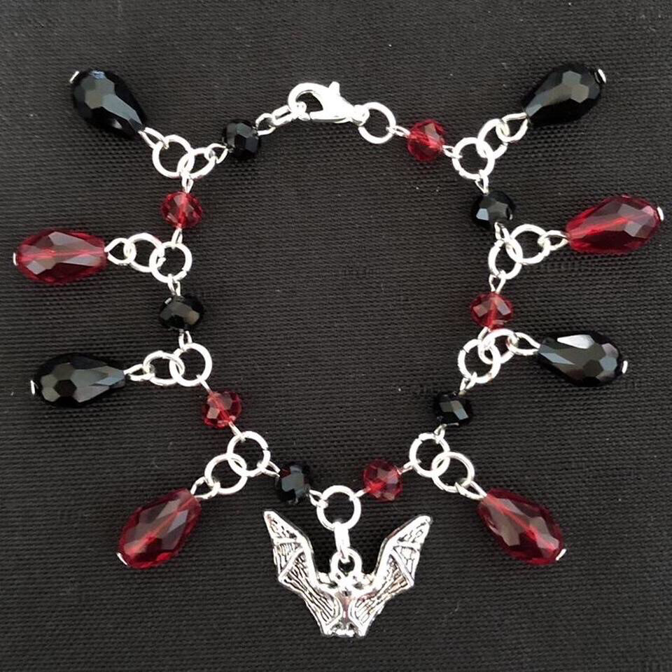 Beaded Buddies: Bat Gothic Bracelet