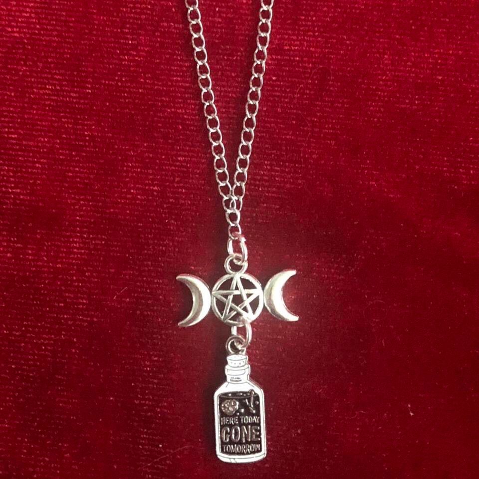 Poisoned Brainz Pentagram Gothic Necklace