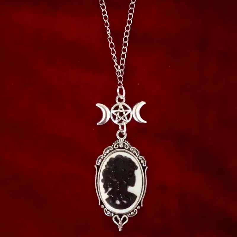 Cameo Skull Gothic Necklace