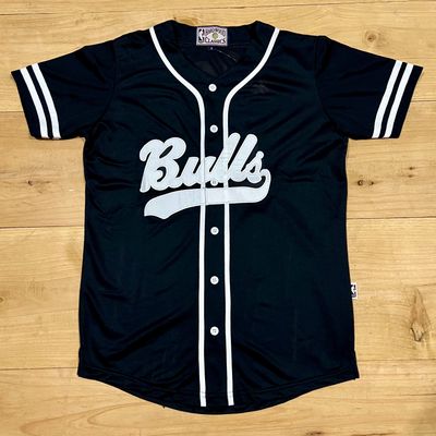 Beisbolera CHICAGO BULLS negra | detalles blancos | Talla XL