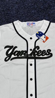 Beisbolera Yankees | detalles negros | Tallas L XL