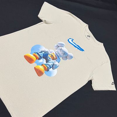 T-Shirt Kaws NK - beige - Unitalla S|M Slim Fit