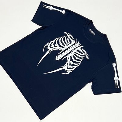 OVERSIZE - esqueleto P&amp;B - azul | S M