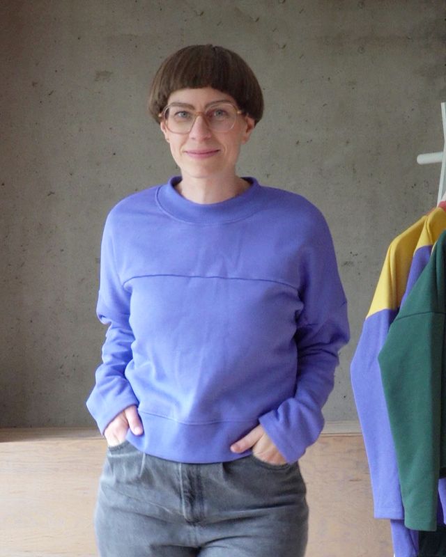 HEY PLAY SWEATER         Mono · Cropped