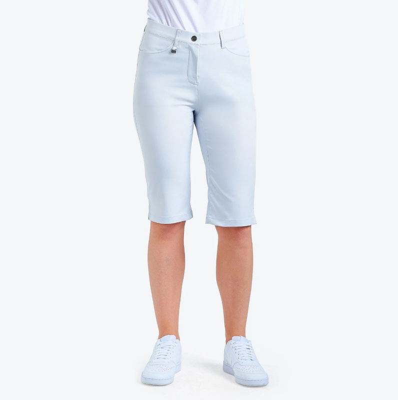F Bermudas NIVO Nalini - Cloudy Weather