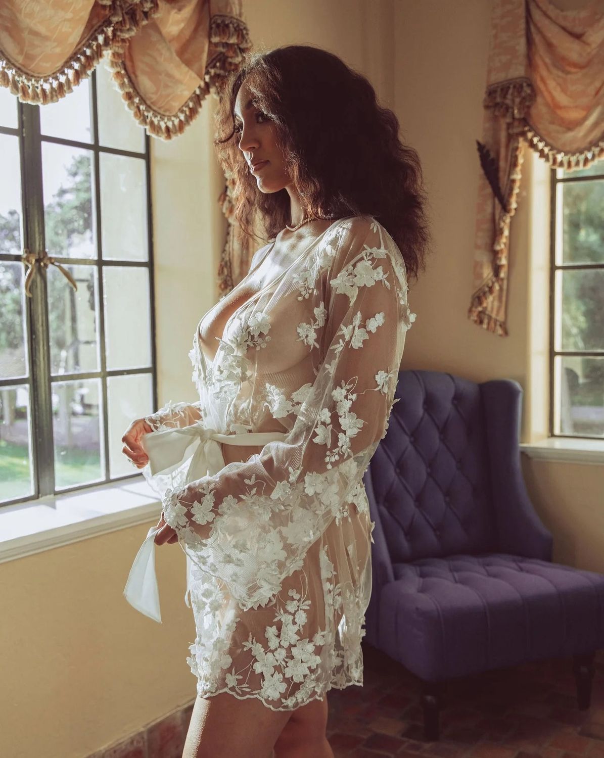 Embroidered Short Robe, Colour: 3D White Floral, Size: S