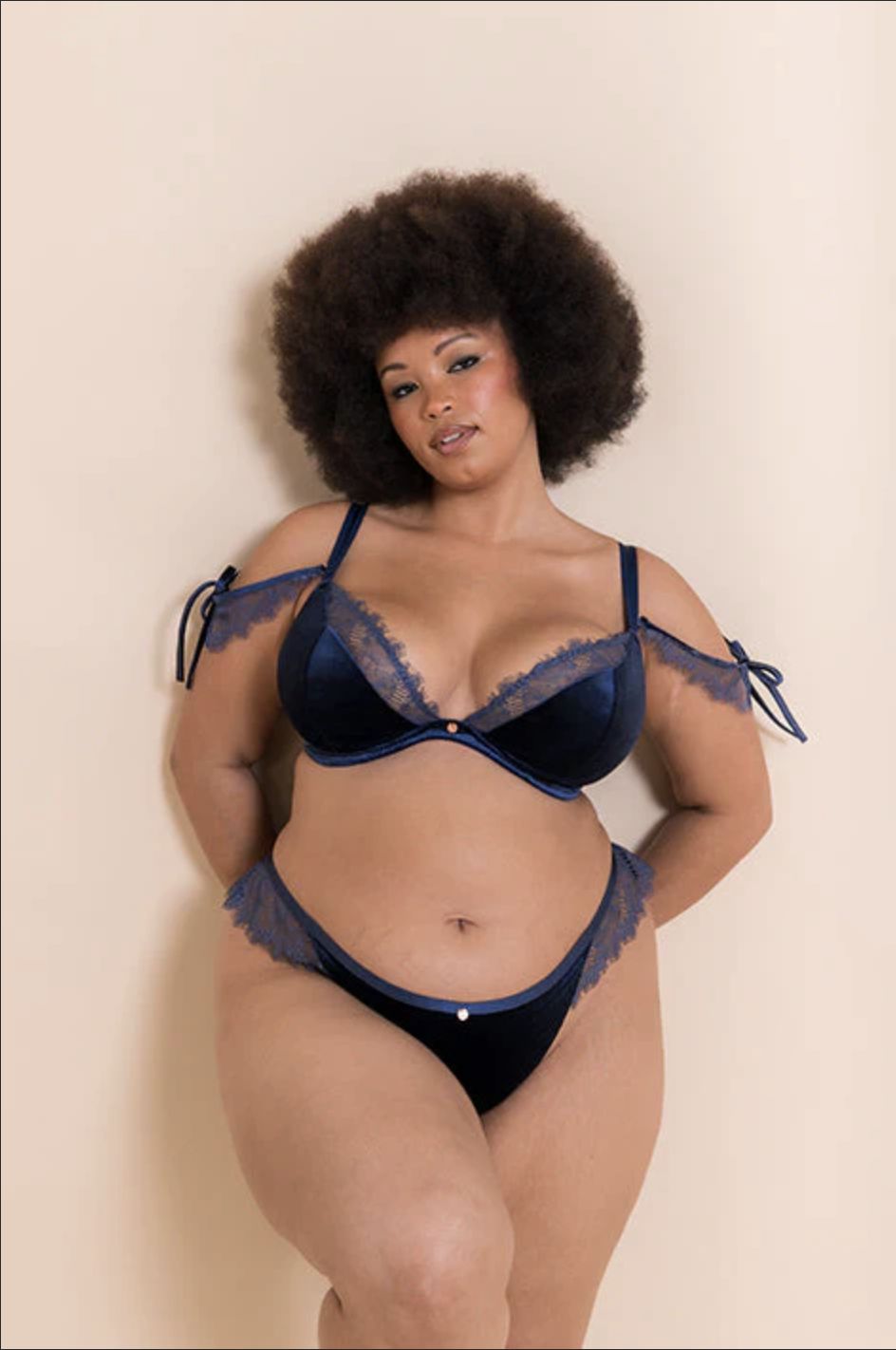 Glamour Puss Thong, Size: M