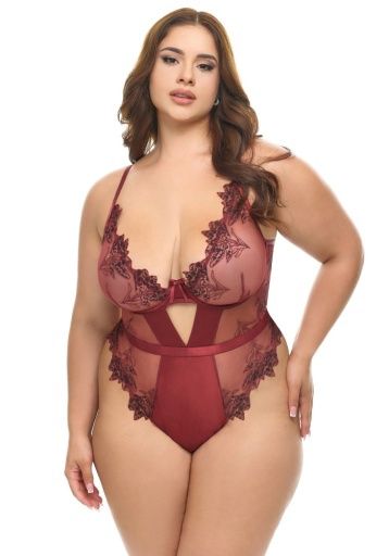 Nina in Syrah Curve, Size: 1X