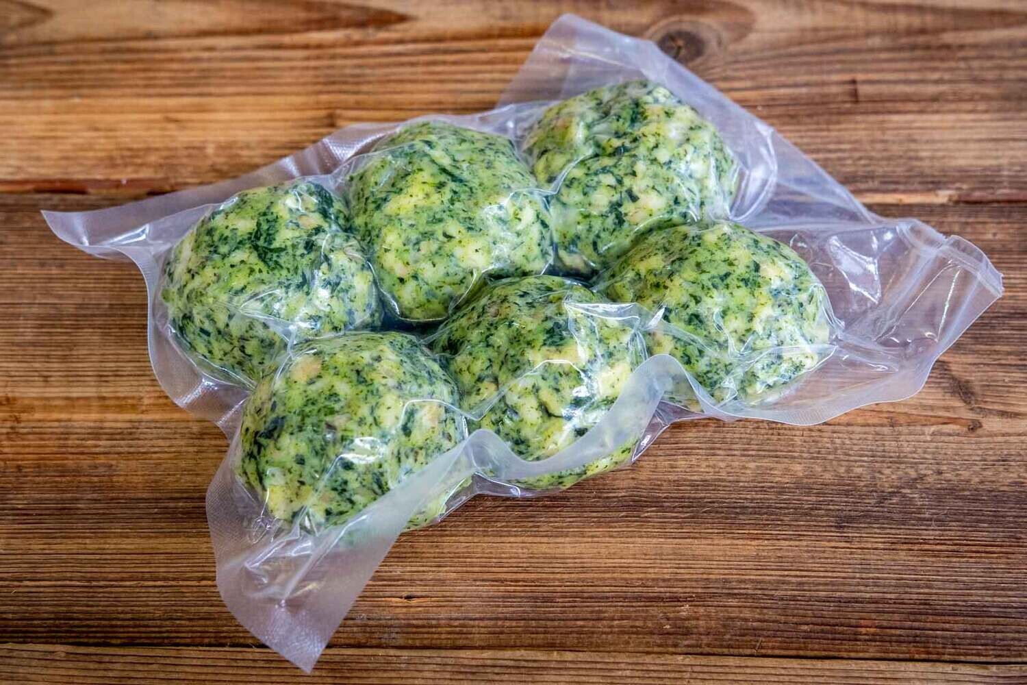 Handgerollte Spinatknödel (6-er Pack)