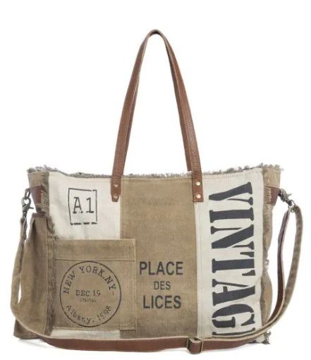 Queen Creek Weekender Bag in Sandstone
