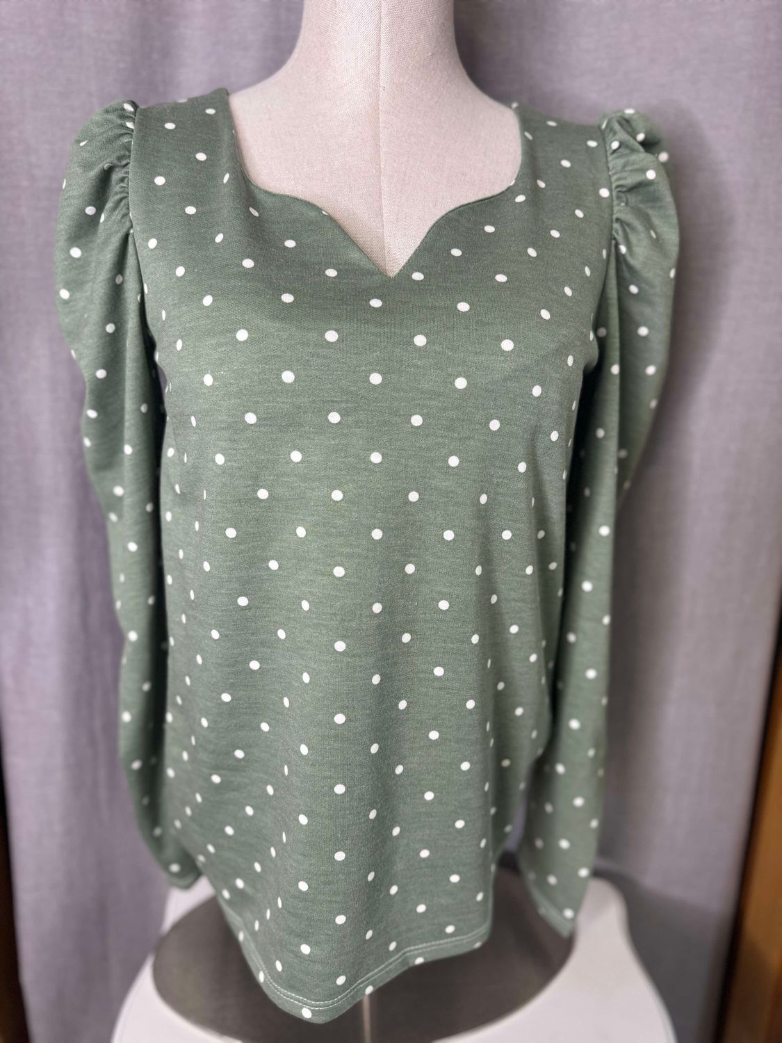 Dots french terry puff sleeve vneck Small