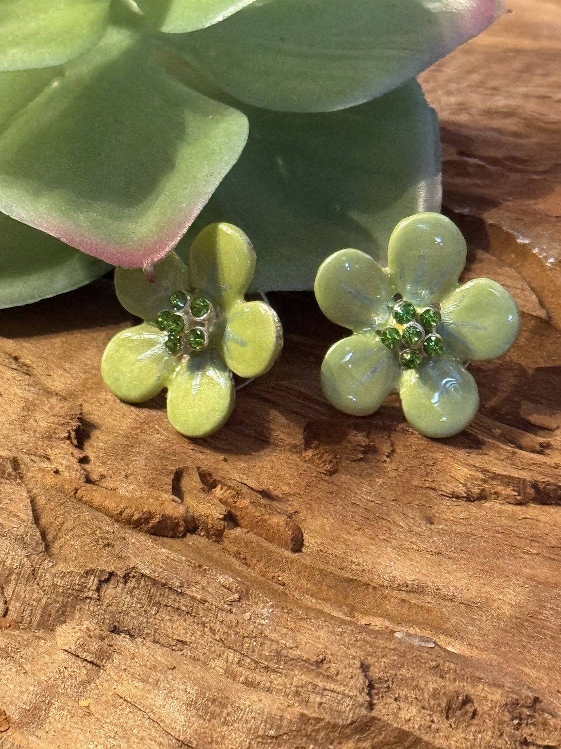 Green Glossy Flower Studs