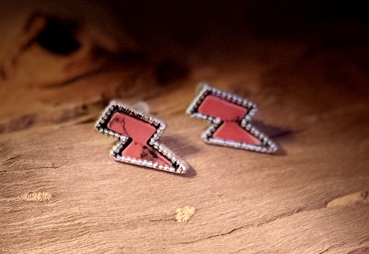 Lightning Bolt Stone Stud Earrings | Western Chic Fashion Jewelry | LynnDare Farms, Colour: Red