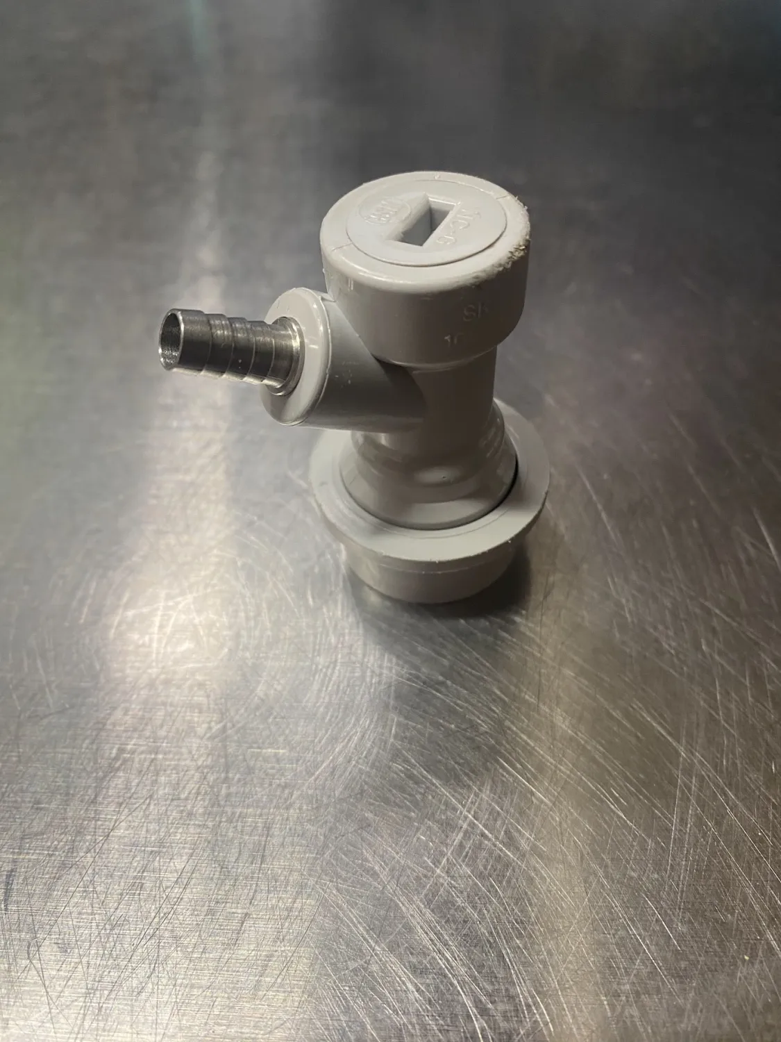 Used Ball Lock Disconnect With Barb (Gas)