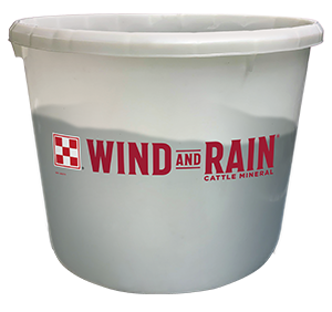 WIND &amp; RAIN CATTLE MINERAL TUB 225LB
