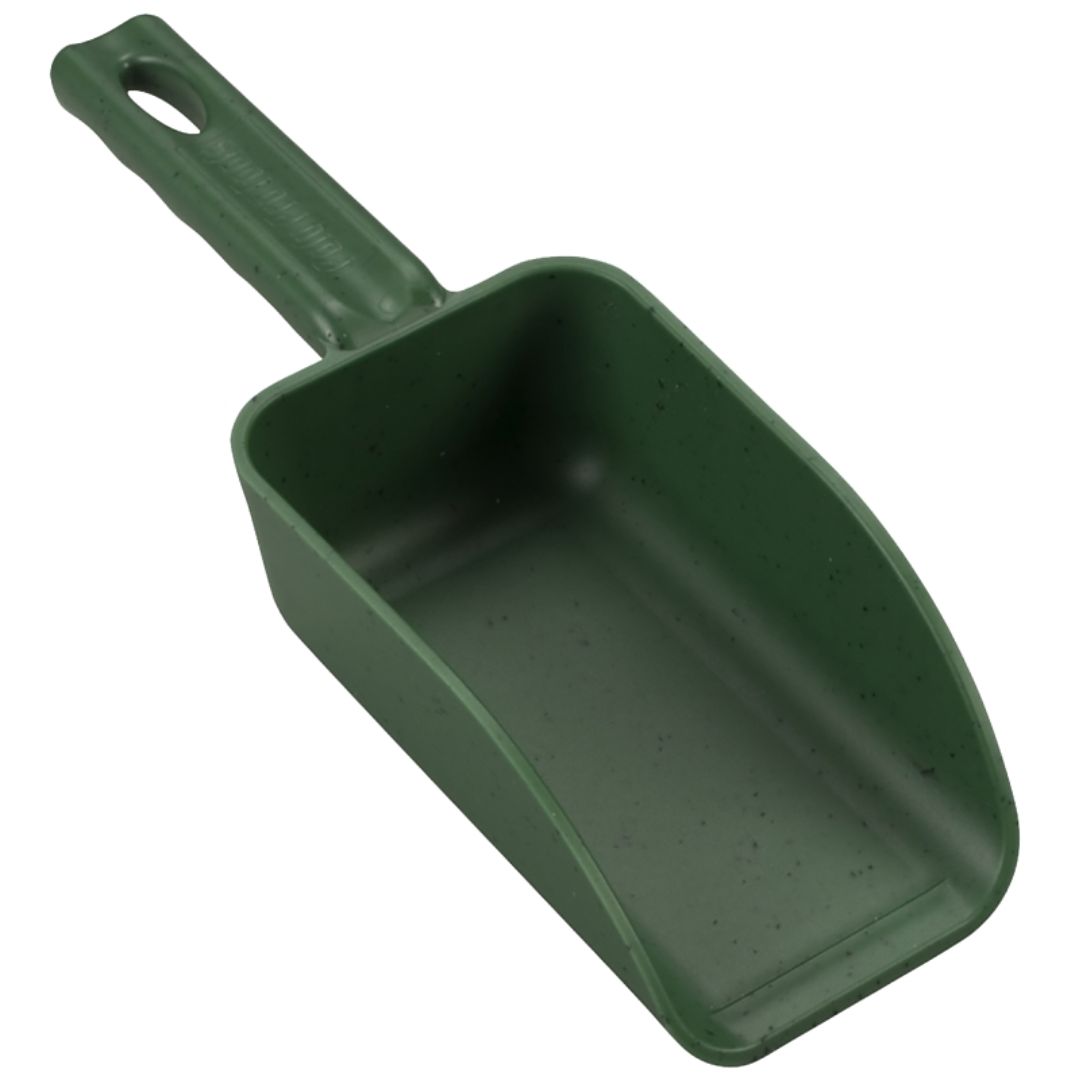 PLASTIC FEED SCOOP GREEN 16OZ POLY PRO