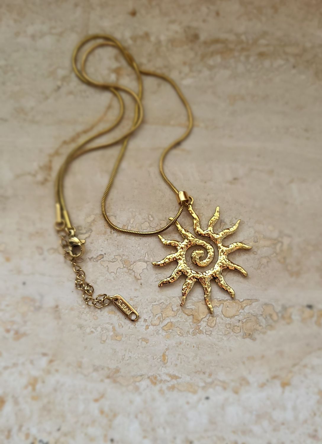 Goldene Sonnen  Kette