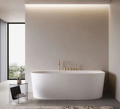 BAIGNOIRE BULL 148/158/ 170 La baignoire semi îlot BULL de DISENIA adopte un nouveau design, elle transformera votre quotidien en un rituel de bien-être