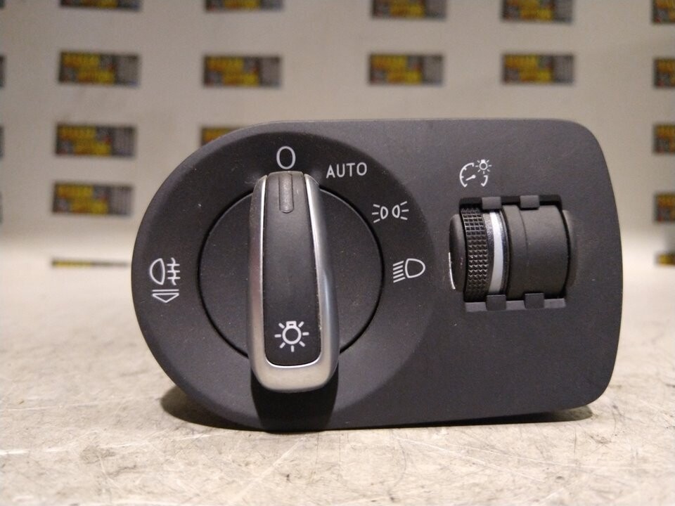 Mando luces Audi Q3 2015 Ref. 8X1941531