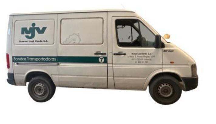 Puerta delantera derecha  Vw LT 35 caja cerrada 2005