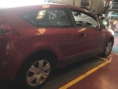 Puerta delantera derecha Citröen C4 Coupe 2005