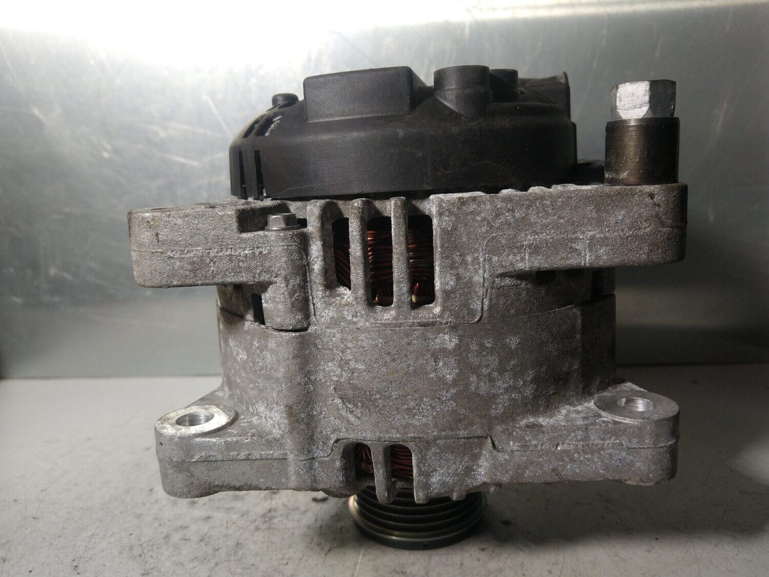 Alternador Peugeot 207 2007 ref. 9646321780