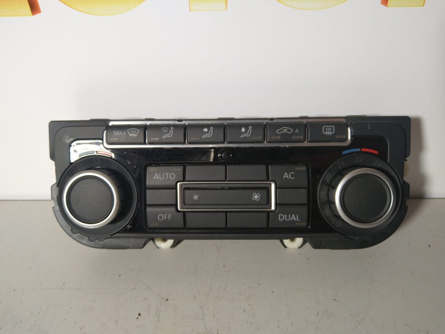 Mando climatizador Volkswagen Golf VI 2012 Ref. 5K0907044BS