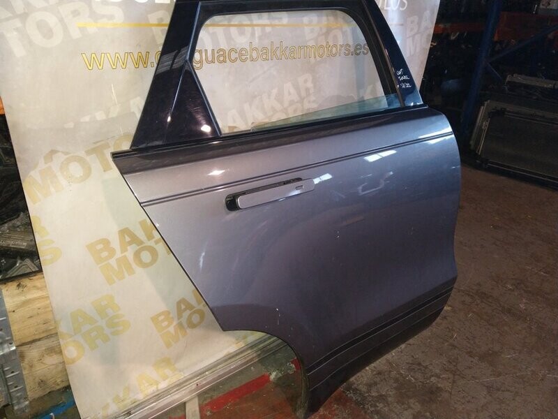 Puerta trasera derecha Range Rover Velar 2017 (Sin accesorios)