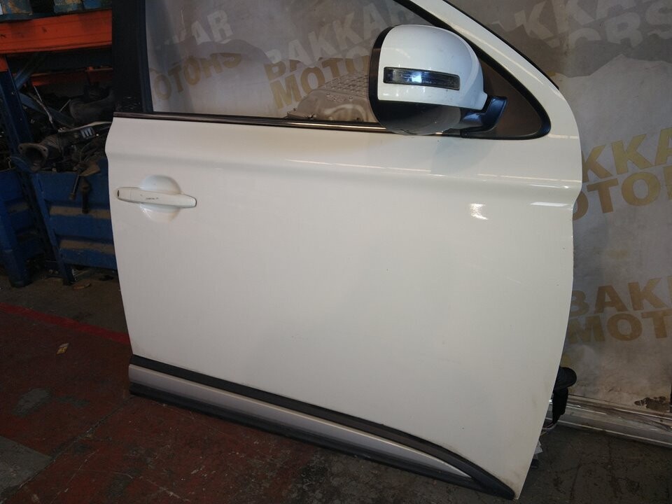 Puerta delantera derecha Outlander 2018 (vendida)