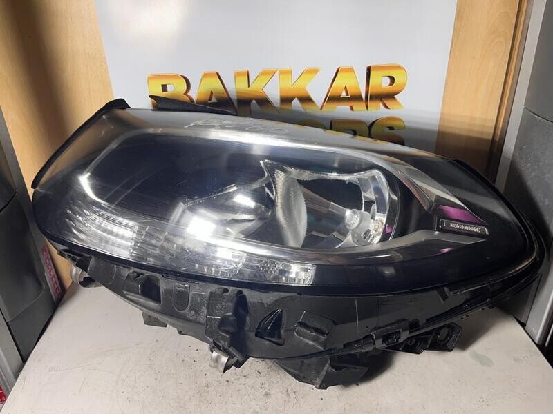 Faro Izquierdo Mercedes Clase B Ref. A2468205361