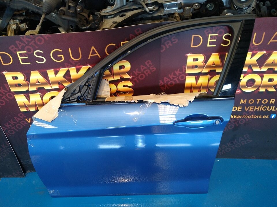 Puerta trasera izquierda BMW F21