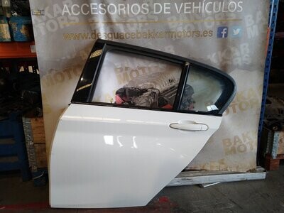Puerta Trasera izquierda BMW S.1 2015