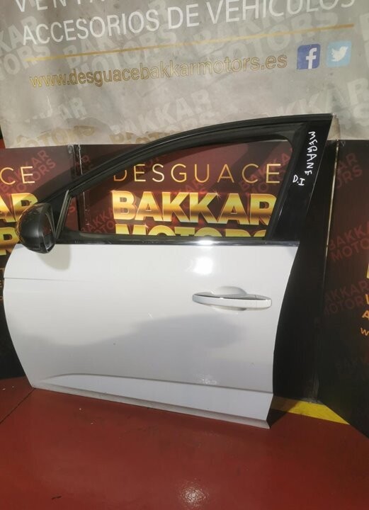 Puerta Trasera izquierda Megan IV Grandtour 2018