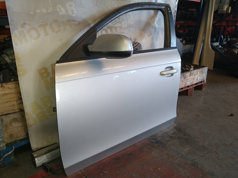 Puerta delantera izquierda Audi A4 2014