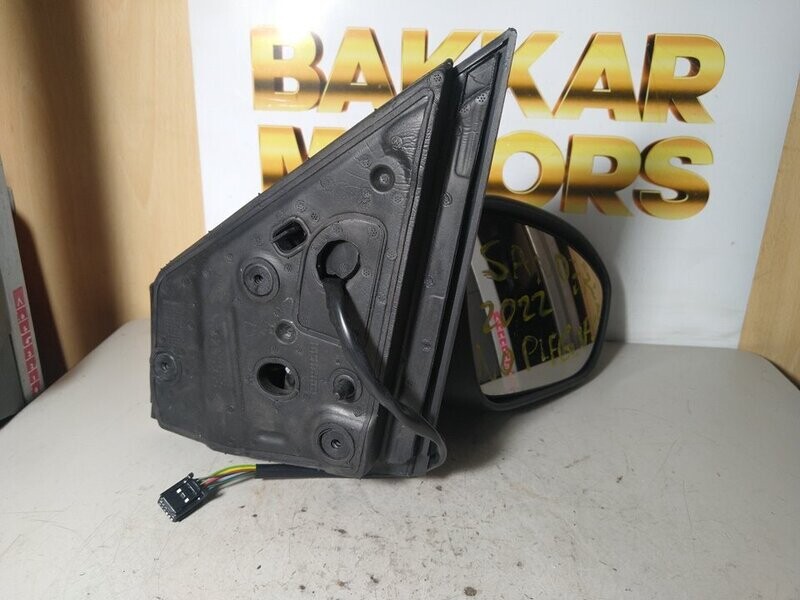 Retrovisor derecho Sandero ref: 0411968