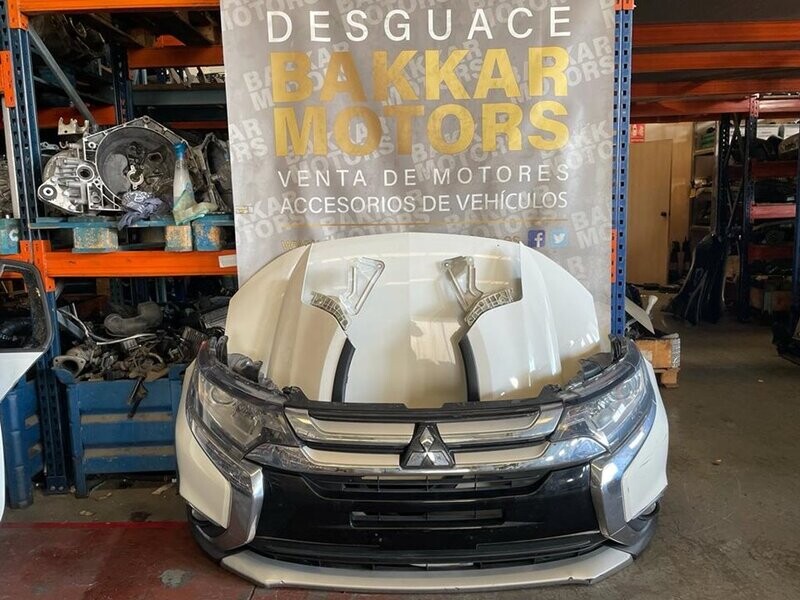Frente completo Mitsubishi Outlander 2018