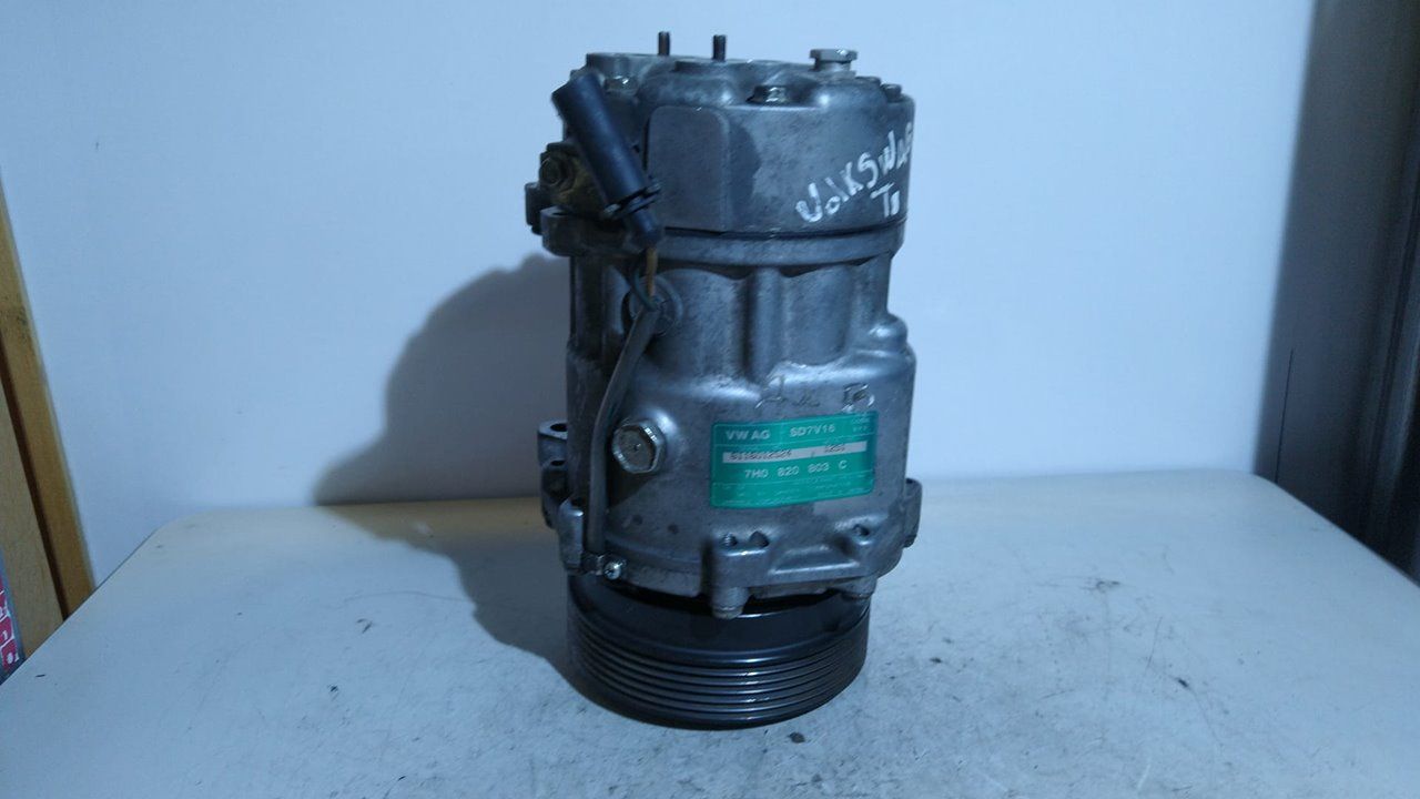 Compresor A/A Volkswagen T5 2007 Ref 7H0820803C