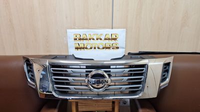 Rejilla delantera de Nissan Navara 2017 Rejilla delantera de Nissan Navara 2017